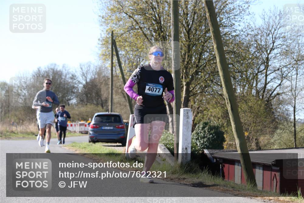 06.04.2025 - 44. Internationalen Wilhelmsburger Insellauf Jannik Wohlers http://msf.ph/oto/7622321 06.04.2025 10:20:13 Laufen 4077 meine-sportfotos.de