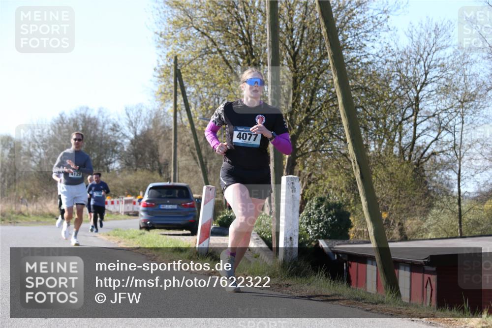 06.04.2025 - 44. Internationalen Wilhelmsburger Insellauf Jannik Wohlers http://msf.ph/oto/7622322 06.04.2025 10:20:13 Laufen 4129, 4077 meine-sportfotos.de