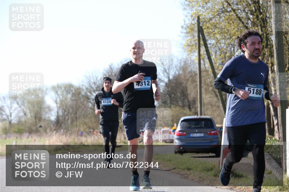 06.04.2025 - 44. Internationalen Wilhelmsburger Insellauf Jannik Wohlers http://msf.ph/oto/7622344 06.04.2025 10:20:21 Laufen 4124, 4312, 5188 meine-sportfotos.de