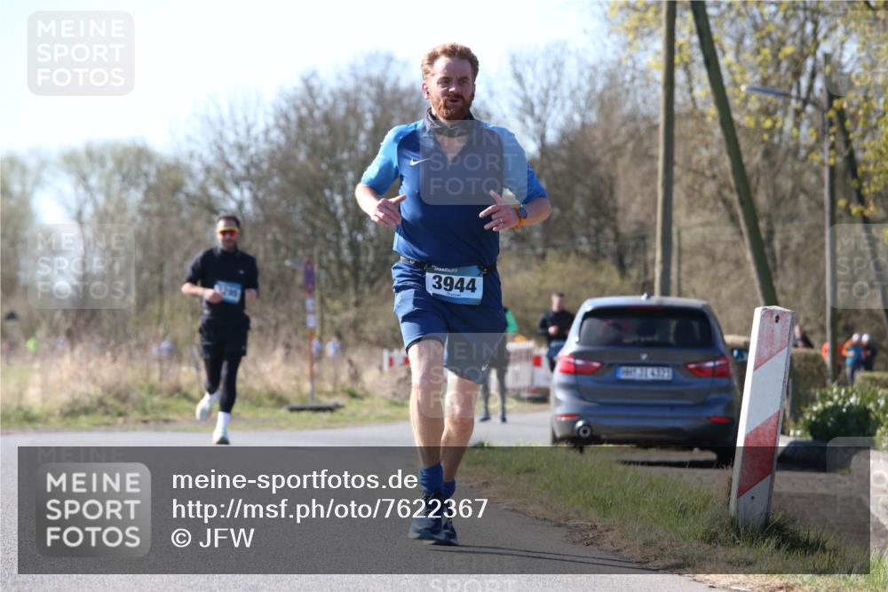 06.04.2025 - 44. Internationalen Wilhelmsburger Insellauf Jannik Wohlers http://msf.ph/oto/7622367 06.04.2025 10:20:44 Laufen 3944, 31, 4323 meine-sportfotos.de