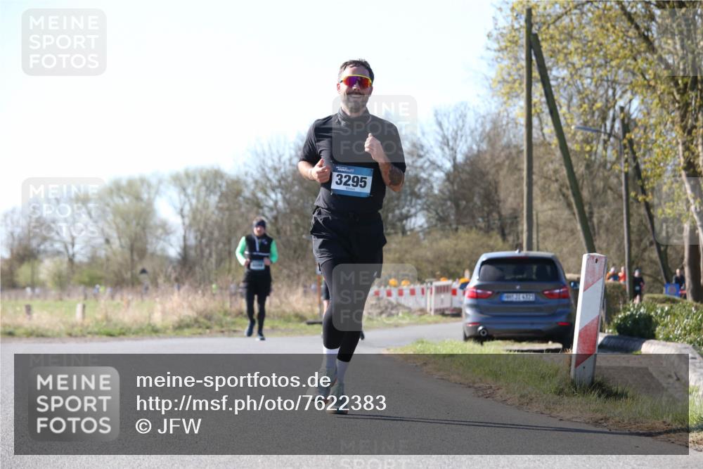 06.04.2025 - 44. Internationalen Wilhelmsburger Insellauf Jannik Wohlers http://msf.ph/oto/7622383 06.04.2025 10:20:50 Laufen 3295 meine-sportfotos.de