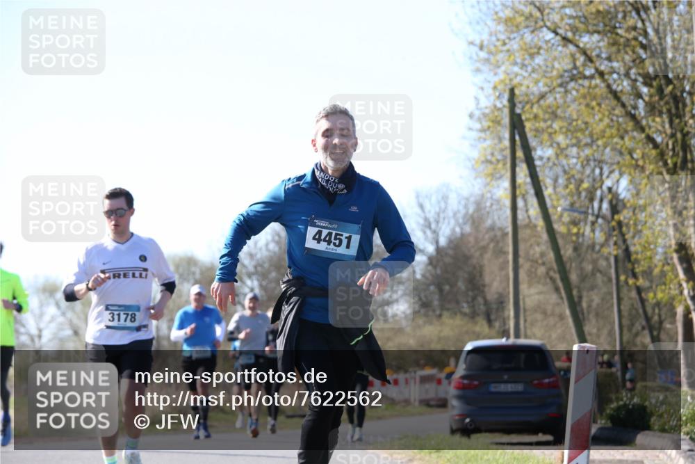 06.04.2025 - 44. Internationalen Wilhelmsburger Insellauf Jannik Wohlers http://msf.ph/oto/7622562 06.04.2025 10:22:07 Laufen 3178, 4451 meine-sportfotos.de