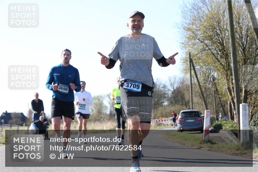 06.04.2025 - 44. Internationalen Wilhelmsburger Insellauf Jannik Wohlers http://msf.ph/oto/7622584 06.04.2025 10:22:17 Laufen 3690, 3654, 425, 3709 meine-sportfotos.de