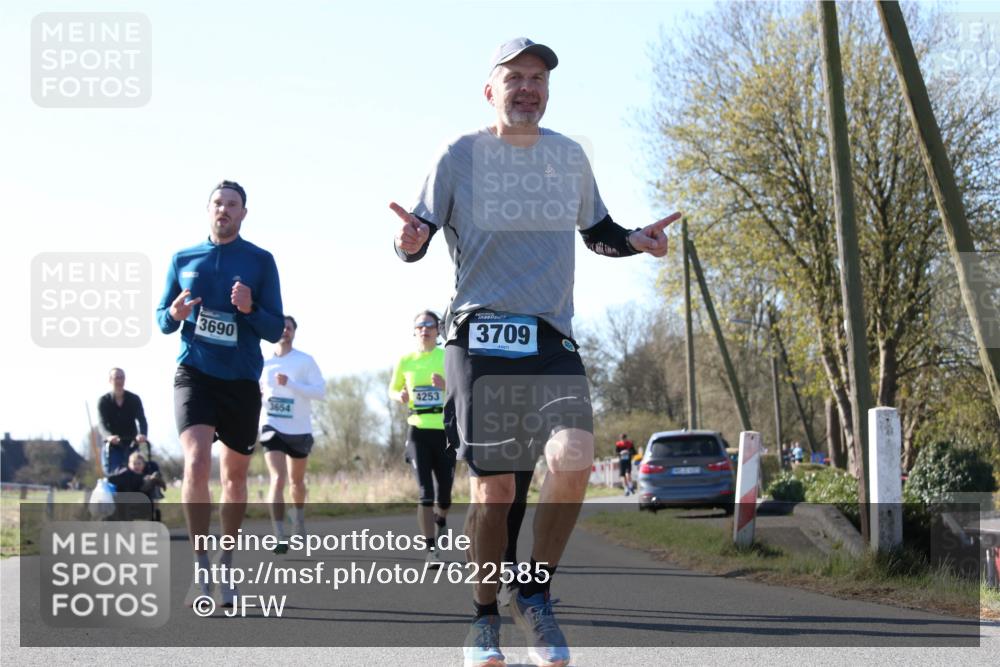 06.04.2025 - 44. Internationalen Wilhelmsburger Insellauf Jannik Wohlers http://msf.ph/oto/7622585 06.04.2025 10:22:17 Laufen 3690, 3654, 4253, 3709 meine-sportfotos.de