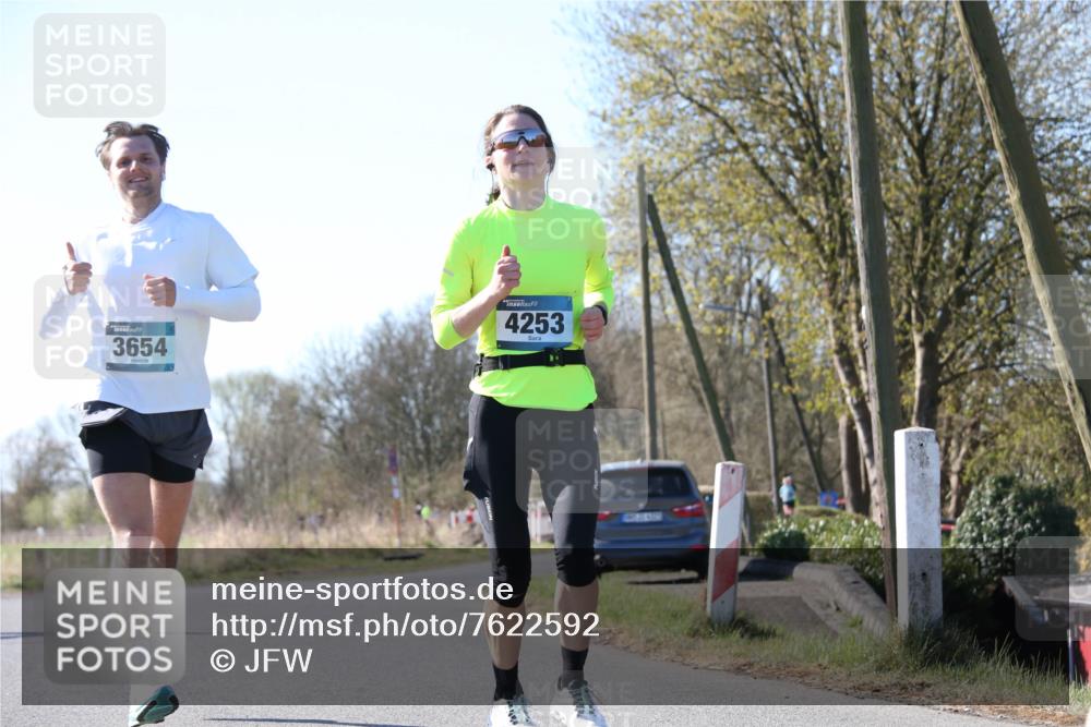 06.04.2025 - 44. Internationalen Wilhelmsburger Insellauf Jannik Wohlers http://msf.ph/oto/7622592 06.04.2025 10:22:19 Laufen 3654, 4253 meine-sportfotos.de