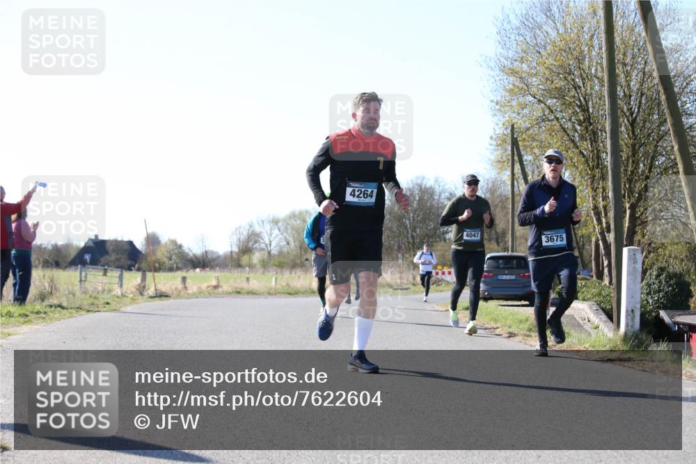06.04.2025 - 44. Internationalen Wilhelmsburger Insellauf Jannik Wohlers http://msf.ph/oto/7622604 06.04.2025 10:22:35 Laufen 4264, 4047, 31, 4323, 3675 meine-sportfotos.de