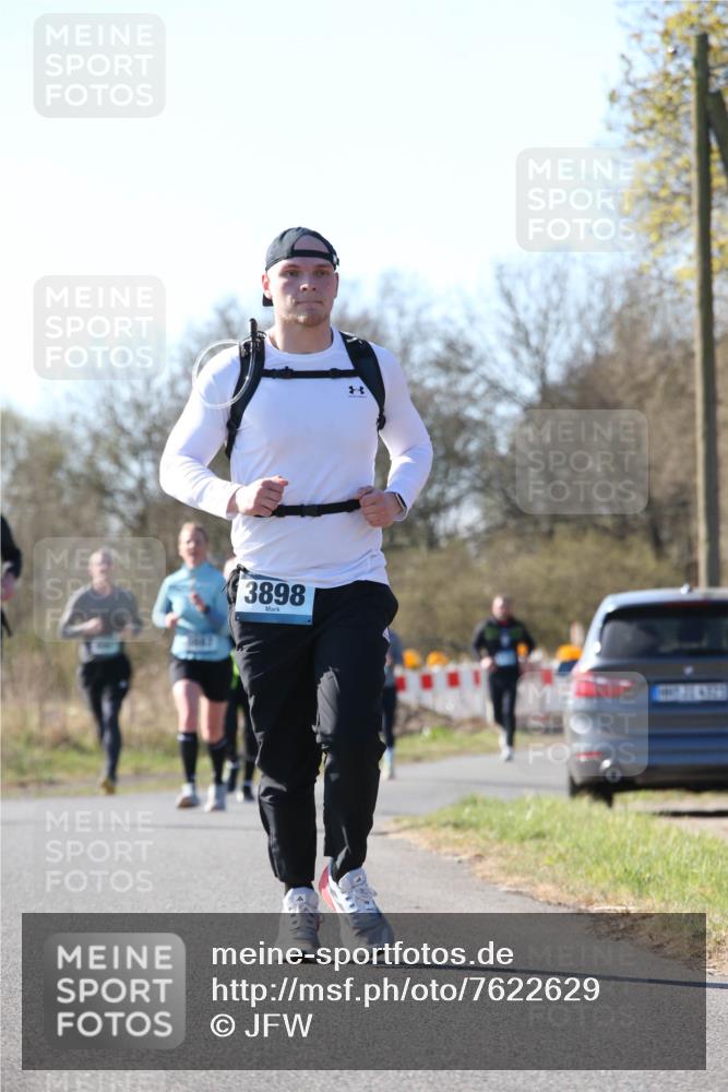 06.04.2025 - 44. Internationalen Wilhelmsburger Insellauf Jannik Wohlers http://msf.ph/oto/7622629 06.04.2025 10:22:44 Laufen 3898 meine-sportfotos.de