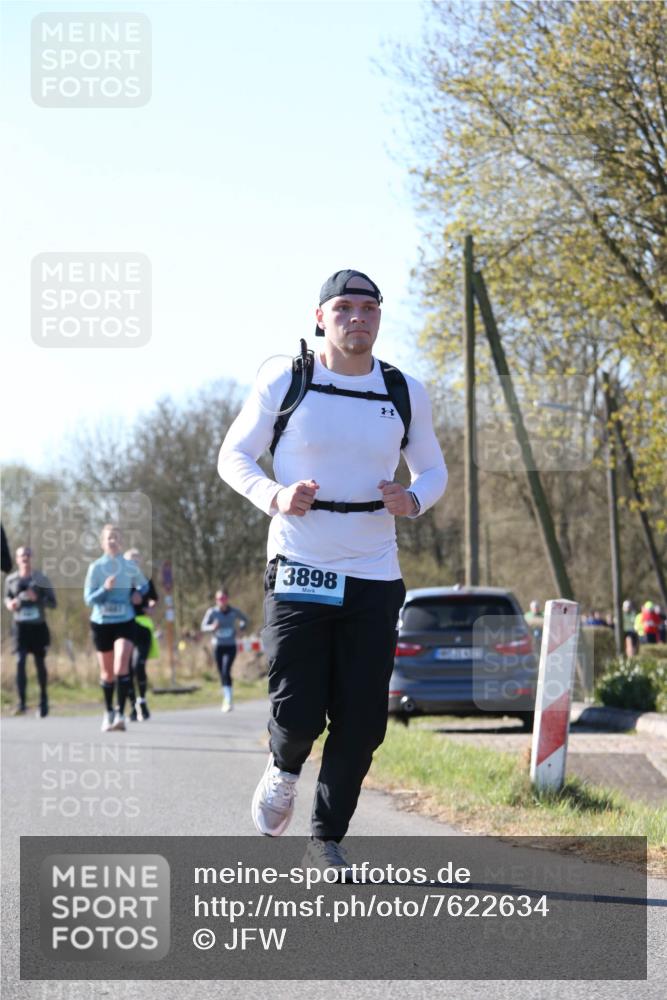 06.04.2025 - 44. Internationalen Wilhelmsburger Insellauf Jannik Wohlers http://msf.ph/oto/7622634 06.04.2025 10:22:45 Laufen 3898 meine-sportfotos.de