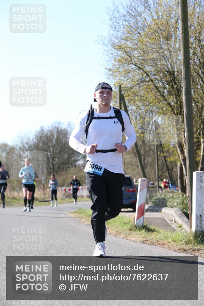 06.04.2025 - 44. Internationalen Wilhelmsburger Insellauf Jannik Wohlers http://msf.ph/oto/7622637 06.04.2025 10:22:45 Laufen 898 meine-sportfotos.de