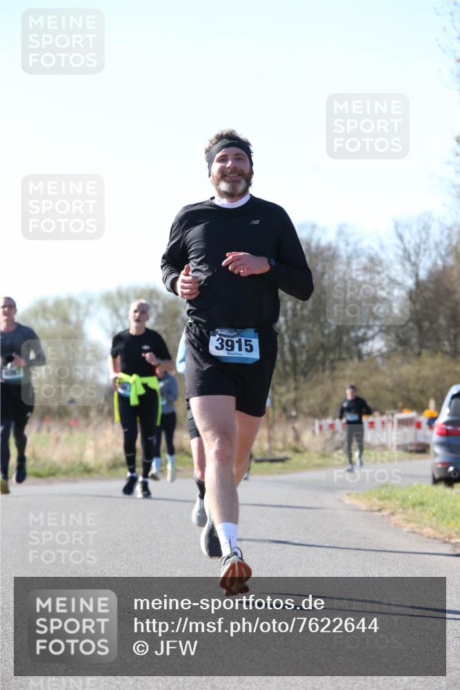 06.04.2025 - 44. Internationalen Wilhelmsburger Insellauf Jannik Wohlers http://msf.ph/oto/7622644 06.04.2025 10:22:49 Laufen 3915 meine-sportfotos.de