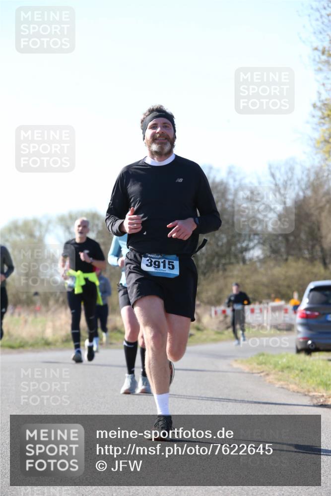 06.04.2025 - 44. Internationalen Wilhelmsburger Insellauf Jannik Wohlers http://msf.ph/oto/7622645 06.04.2025 10:22:49 Laufen 3915 meine-sportfotos.de