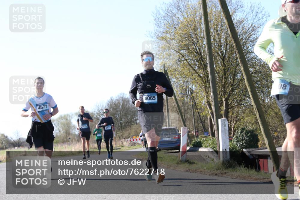 06.04.2025 - 44. Internationalen Wilhelmsburger Insellauf Jannik Wohlers http://msf.ph/oto/7622718 06.04.2025 10:23:21 Laufen 4577, 3076, 3171, 4065, 31, 4323, 08 meine-sportfotos.de