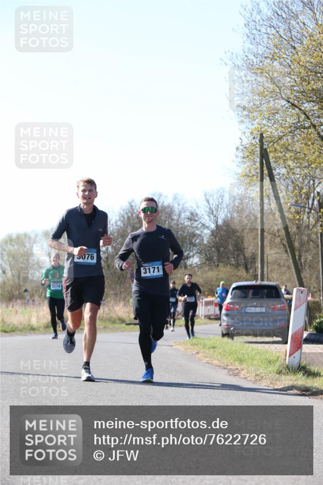 06.04.2025 - 44. Internationalen Wilhelmsburger Insellauf Jannik Wohlers http://msf.ph/oto/7622726 06.04.2025 10:23:24 Laufen 3574, 5076, 3171, 31, 4323 meine-sportfotos.de