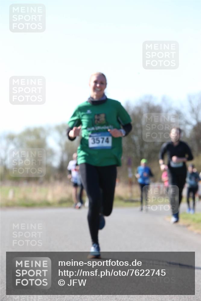 06.04.2025 - 44. Internationalen Wilhelmsburger Insellauf Jannik Wohlers http://msf.ph/oto/7622745 06.04.2025 10:23:30 Laufen 3574 meine-sportfotos.de