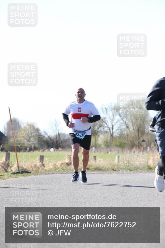 06.04.2025 - 44. Internationalen Wilhelmsburger Insellauf Jannik Wohlers http://msf.ph/oto/7622752 06.04.2025 10:23:36 Laufen 4233 meine-sportfotos.de
