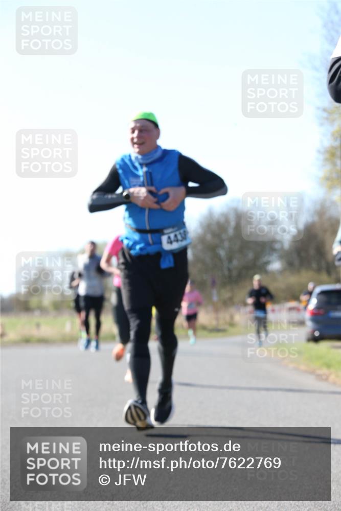 06.04.2025 - 44. Internationalen Wilhelmsburger Insellauf Jannik Wohlers http://msf.ph/oto/7622769 06.04.2025 10:23:42 Laufen 4438 meine-sportfotos.de