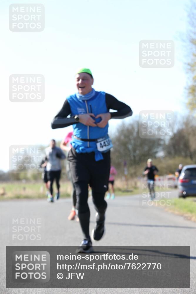 06.04.2025 - 44. Internationalen Wilhelmsburger Insellauf Jannik Wohlers http://msf.ph/oto/7622770 06.04.2025 10:23:42 Laufen 443 meine-sportfotos.de