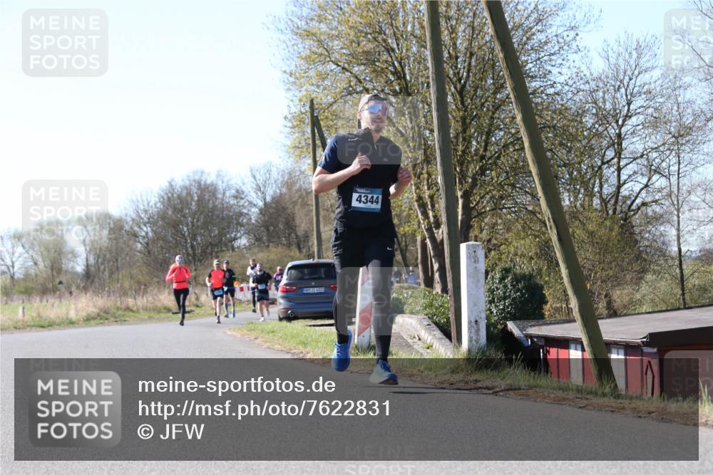 06.04.2025 - 44. Internationalen Wilhelmsburger Insellauf Jannik Wohlers http://msf.ph/oto/7622831 06.04.2025 10:23:57 Laufen 31, 4323, 4344 meine-sportfotos.de