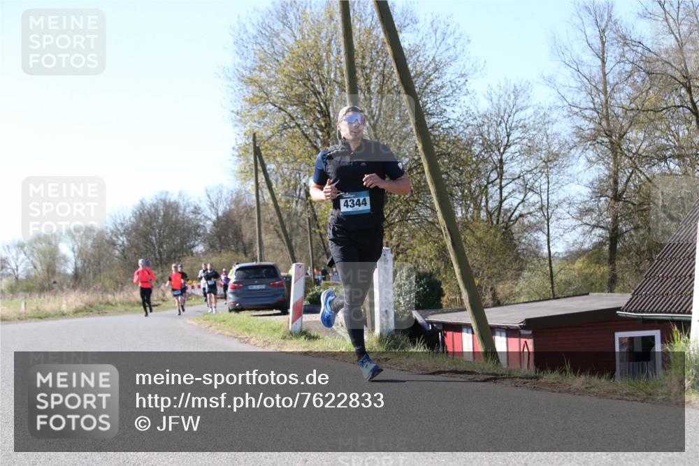 06.04.2025 - 44. Internationalen Wilhelmsburger Insellauf Jannik Wohlers http://msf.ph/oto/7622833 06.04.2025 10:23:57 Laufen 4344 meine-sportfotos.de