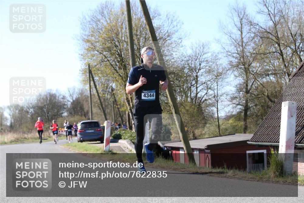 06.04.2025 - 44. Internationalen Wilhelmsburger Insellauf Jannik Wohlers http://msf.ph/oto/7622835 06.04.2025 10:23:58 Laufen 4344 meine-sportfotos.de