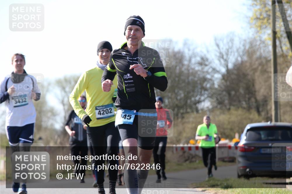 06.04.2025 - 44. Internationalen Wilhelmsburger Insellauf Jannik Wohlers http://msf.ph/oto/7622846 06.04.2025 10:24:09 Laufen 3432, 4202, 45 meine-sportfotos.de