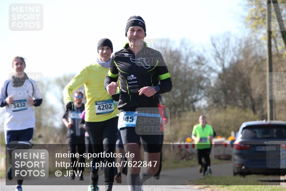 06.04.2025 - 44. Internationalen Wilhelmsburger Insellauf Jannik Wohlers http://msf.ph/oto/7622847 06.04.2025 10:24:09 Laufen 3432, 4202, 45 meine-sportfotos.de