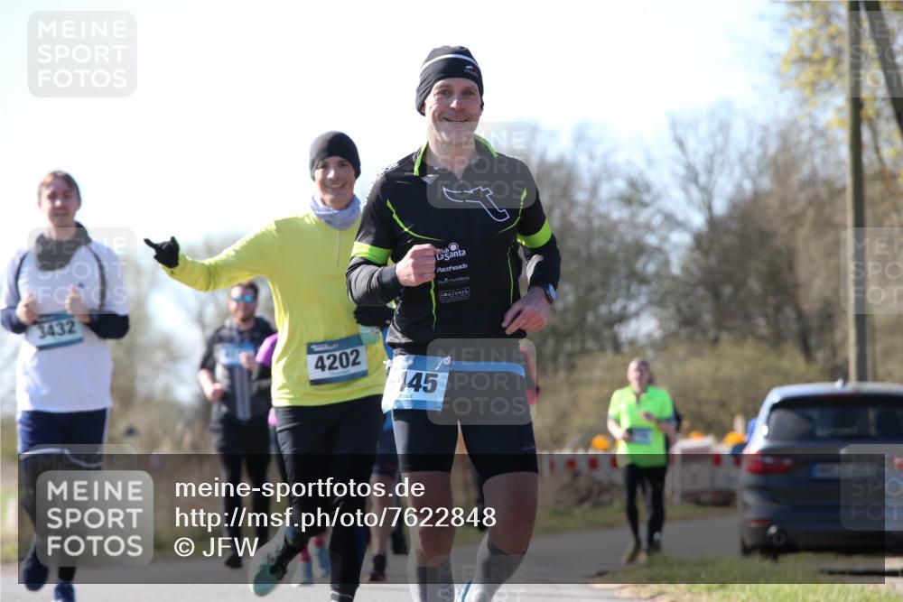 06.04.2025 - 44. Internationalen Wilhelmsburger Insellauf Jannik Wohlers http://msf.ph/oto/7622848 06.04.2025 10:24:10 Laufen 3432, 4202, 45 meine-sportfotos.de