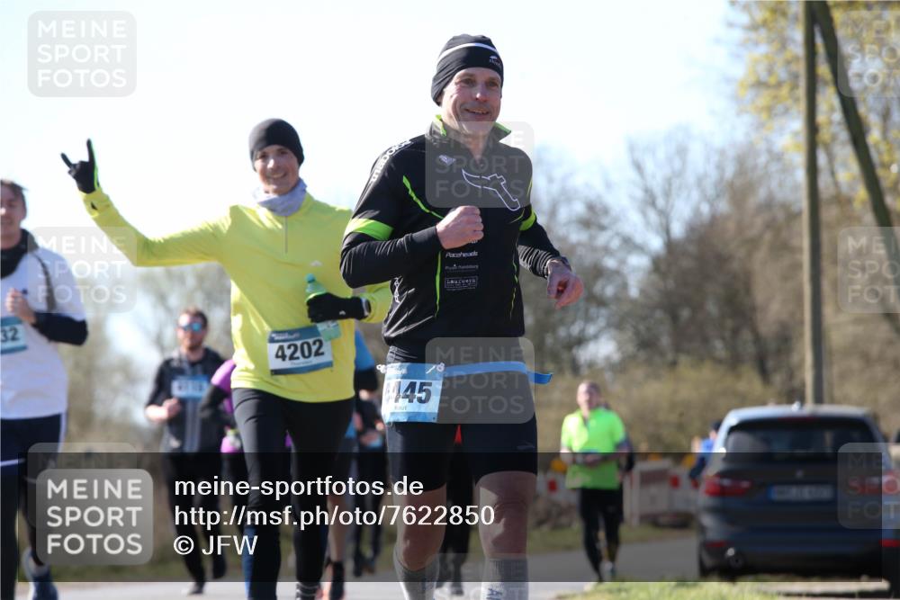 06.04.2025 - 44. Internationalen Wilhelmsburger Insellauf Jannik Wohlers http://msf.ph/oto/7622850 06.04.2025 10:24:10 Laufen 32, 4202, 445 meine-sportfotos.de