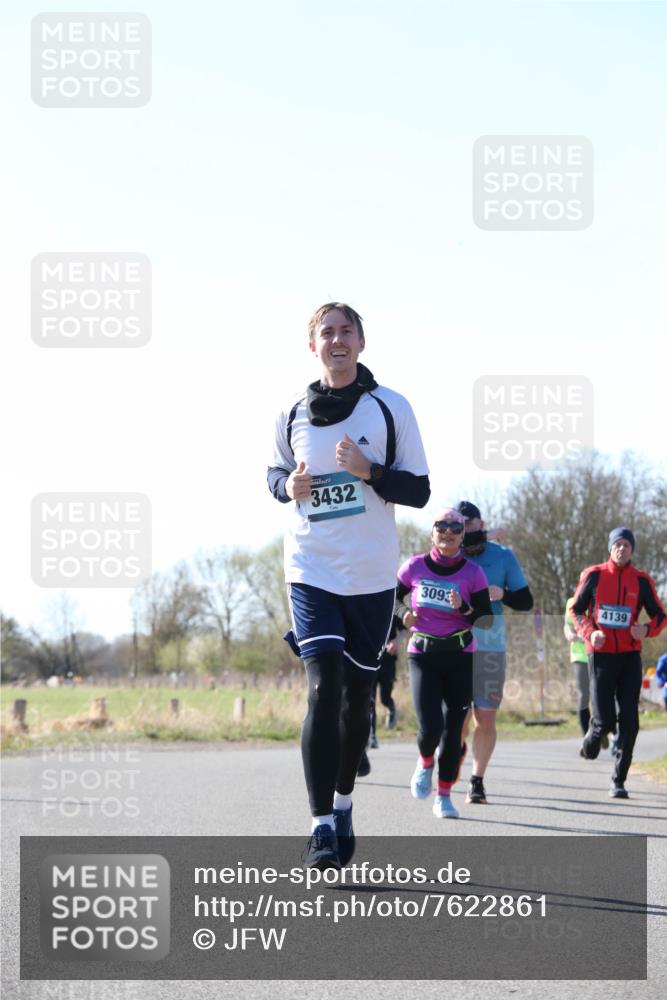 06.04.2025 - 44. Internationalen Wilhelmsburger Insellauf Jannik Wohlers http://msf.ph/oto/7622861 06.04.2025 10:24:12 Laufen 3432, 4139, 3093 meine-sportfotos.de