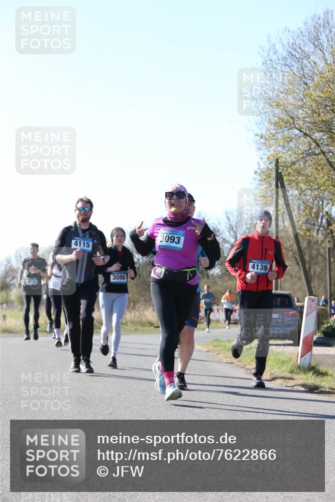 06.04.2025 - 44. Internationalen Wilhelmsburger Insellauf Jannik Wohlers http://msf.ph/oto/7622866 06.04.2025 10:24:15 Laufen 4078, 4115, 3086, 3093, 4139 meine-sportfotos.de