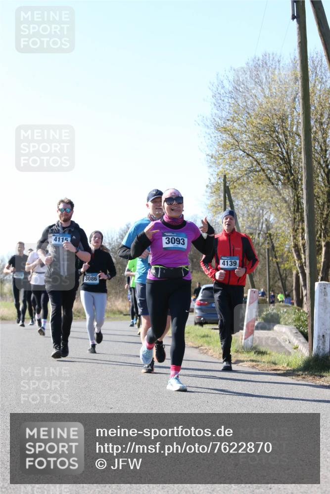 06.04.2025 - 44. Internationalen Wilhelmsburger Insellauf Jannik Wohlers http://msf.ph/oto/7622870 06.04.2025 10:24:15 Laufen 4115, 4078, 3086, 3093, 4139 meine-sportfotos.de