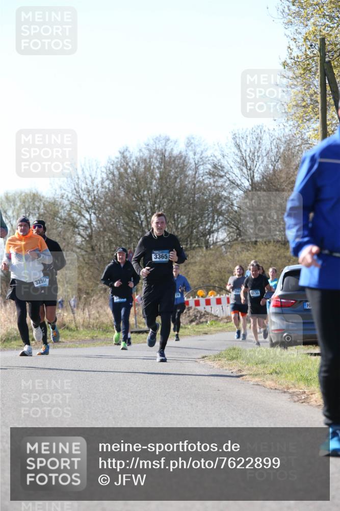 06.04.2025 - 44. Internationalen Wilhelmsburger Insellauf Jannik Wohlers http://msf.ph/oto/7622899 06.04.2025 10:24:25 Laufen 3255, 340, 3365, 4130 meine-sportfotos.de