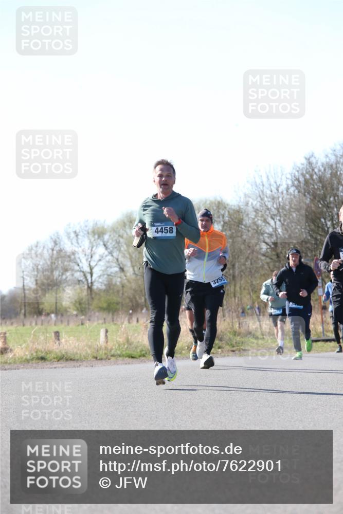 06.04.2025 - 44. Internationalen Wilhelmsburger Insellauf Jannik Wohlers http://msf.ph/oto/7622901 06.04.2025 10:24:26 Laufen 4458, 3255, 3 meine-sportfotos.de