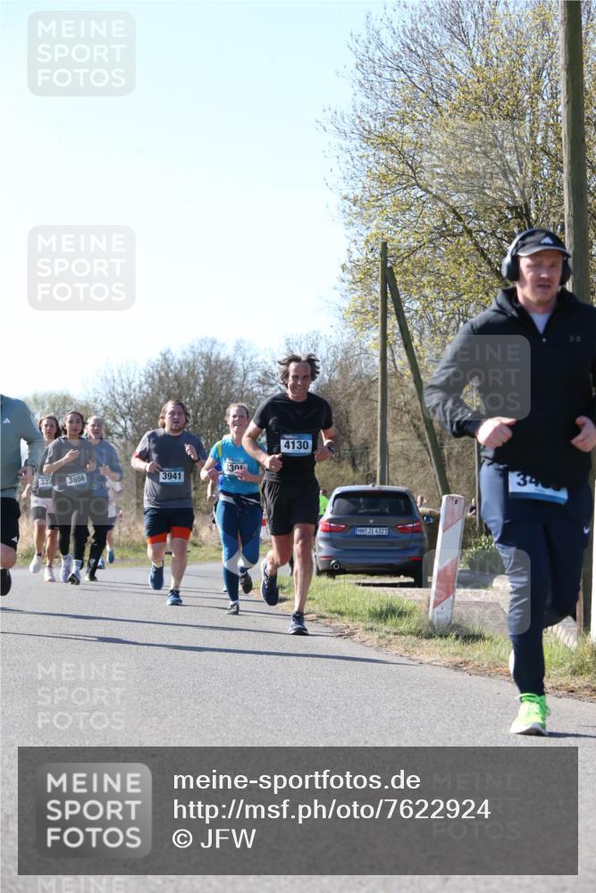 06.04.2025 - 44. Internationalen Wilhelmsburger Insellauf Jannik Wohlers http://msf.ph/oto/7622924 06.04.2025 10:24:36 Laufen 332, 3656, 3941, 3, 4130, 4321, 34 meine-sportfotos.de