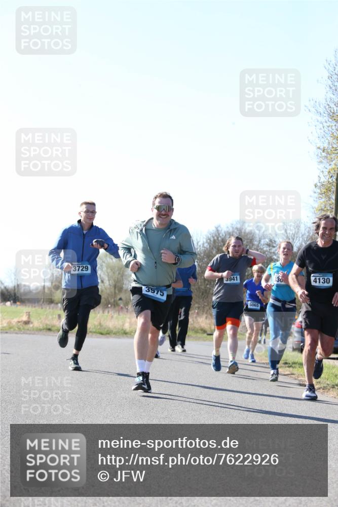06.04.2025 - 44. Internationalen Wilhelmsburger Insellauf Jannik Wohlers http://msf.ph/oto/7622926 06.04.2025 10:24:37 Laufen 3729, 3975, 3941, 330, 4130, 5065 meine-sportfotos.de