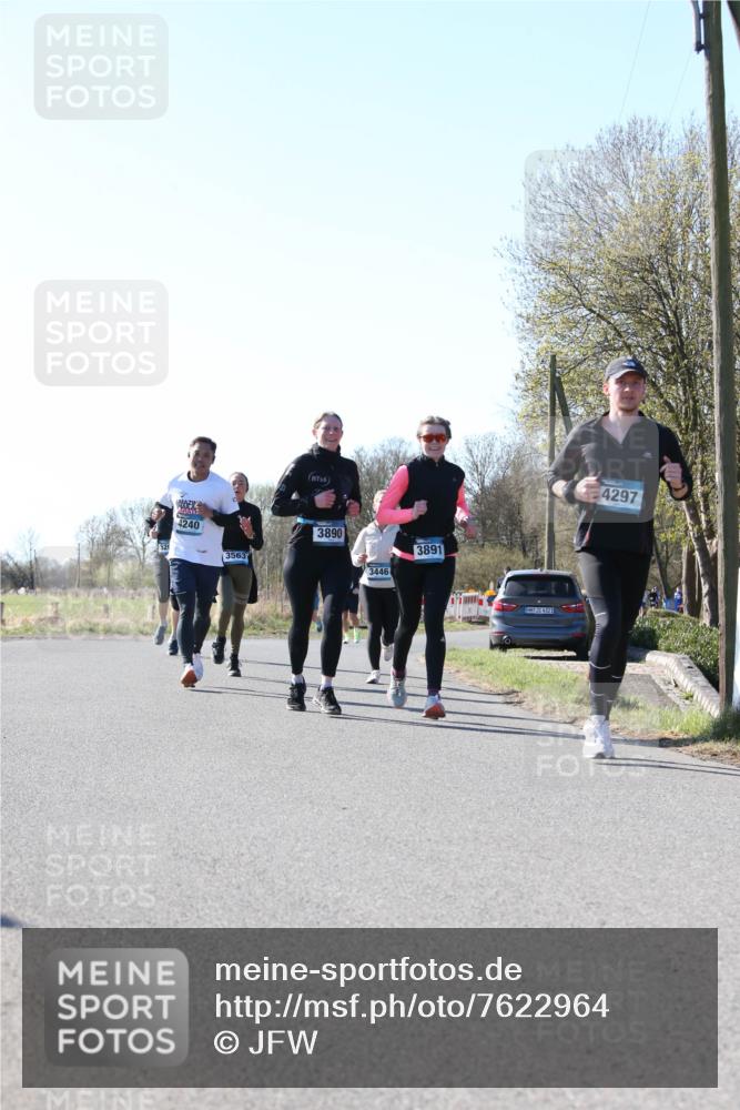 06.04.2025 - 44. Internationalen Wilhelmsburger Insellauf Jannik Wohlers http://msf.ph/oto/7622964 06.04.2025 10:24:54 Laufen 4240, 16, 3563, 3890, 3446, 3891, 4321, 4297 meine-sportfotos.de