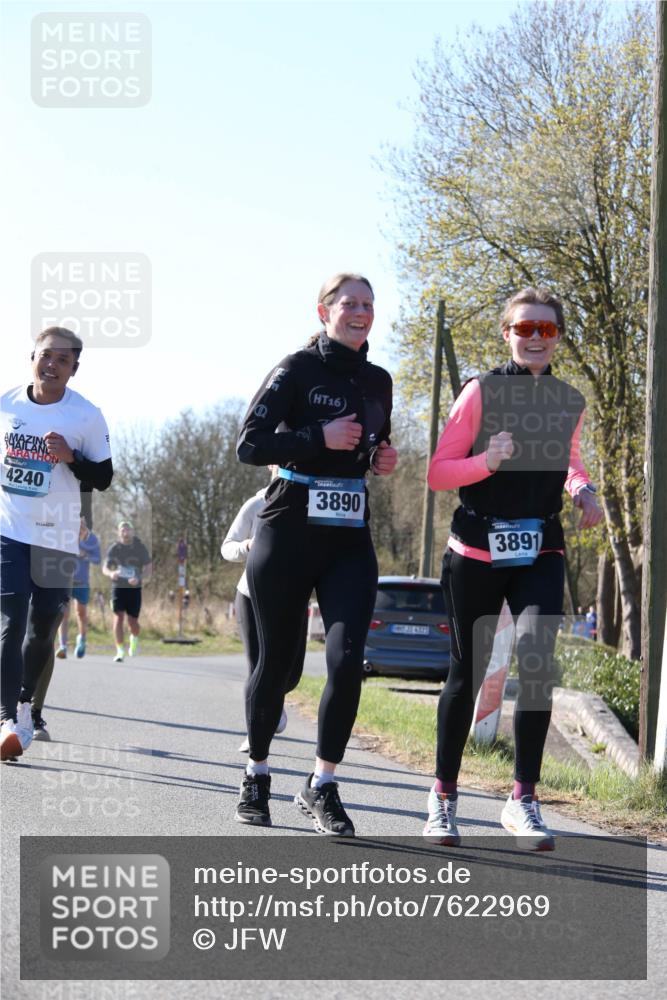06.04.2025 - 44. Internationalen Wilhelmsburger Insellauf Jannik Wohlers http://msf.ph/oto/7622969 06.04.2025 10:24:56 Laufen 4240, 16, 3890, 3891, 431, 4323 meine-sportfotos.de