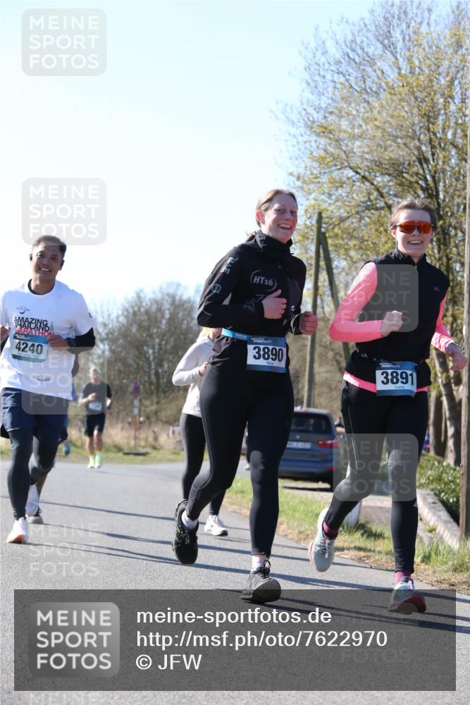 06.04.2025 - 44. Internationalen Wilhelmsburger Insellauf Jannik Wohlers http://msf.ph/oto/7622970 06.04.2025 10:24:56 Laufen 4240, 16, 3890, 3891 meine-sportfotos.de