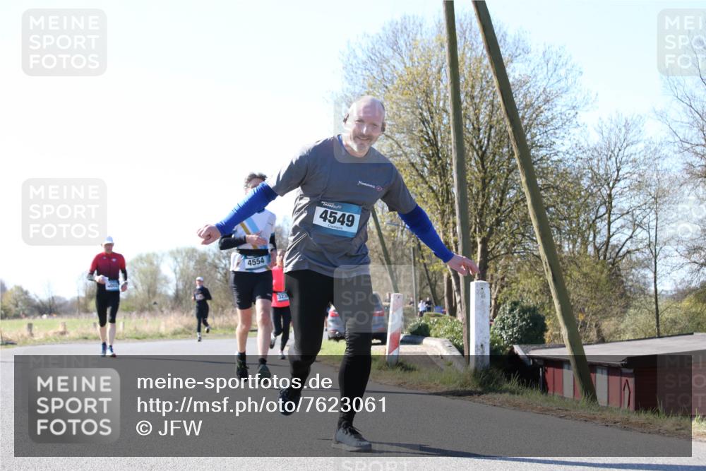 06.04.2025 - 44. Internationalen Wilhelmsburger Insellauf Jannik Wohlers http://msf.ph/oto/7623061 06.04.2025 10:25:40 Laufen 4554, 4549 meine-sportfotos.de