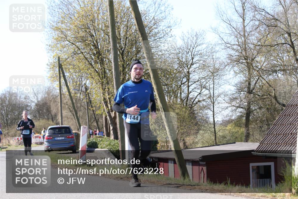 06.04.2025 - 44. Internationalen Wilhelmsburger Insellauf Jannik Wohlers http://msf.ph/oto/7623228 06.04.2025 10:26:53 Laufen 4393, 31, 4323, 4144 meine-sportfotos.de
