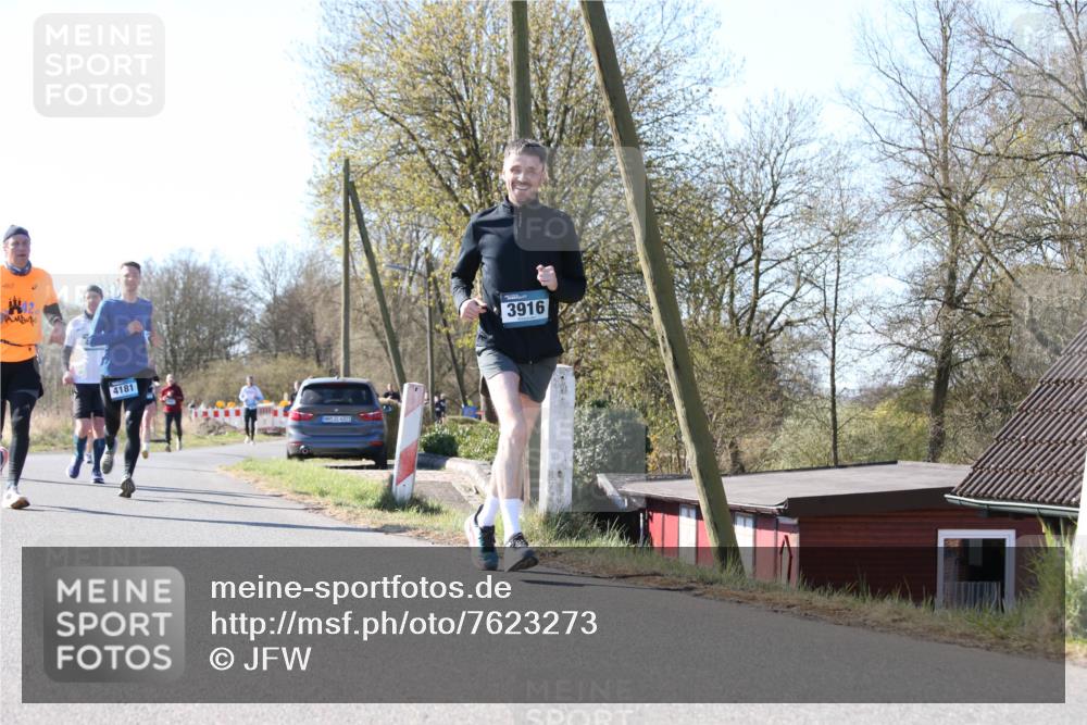 06.04.2025 - 44. Internationalen Wilhelmsburger Insellauf Jannik Wohlers http://msf.ph/oto/7623273 06.04.2025 10:27:18 Laufen 4181, 31, 4323, 3916 meine-sportfotos.de