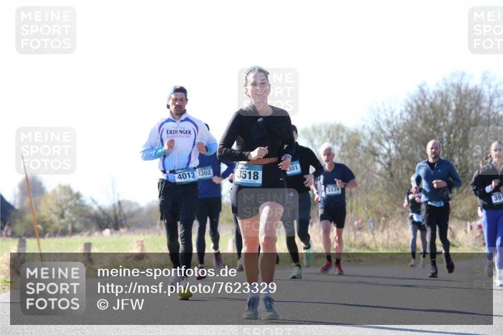 06.04.2025 - 44. Internationalen Wilhelmsburger Insellauf Jannik Wohlers http://msf.ph/oto/7623329 06.04.2025 10:27:35 Laufen 4013, 1302, 3518, 301, 5174, 391 meine-sportfotos.de