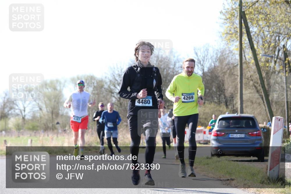 06.04.2025 - 44. Internationalen Wilhelmsburger Insellauf Jannik Wohlers http://msf.ph/oto/7623390 06.04.2025 10:27:58 Laufen 4387, 4480, 4269, 31, 4321 meine-sportfotos.de