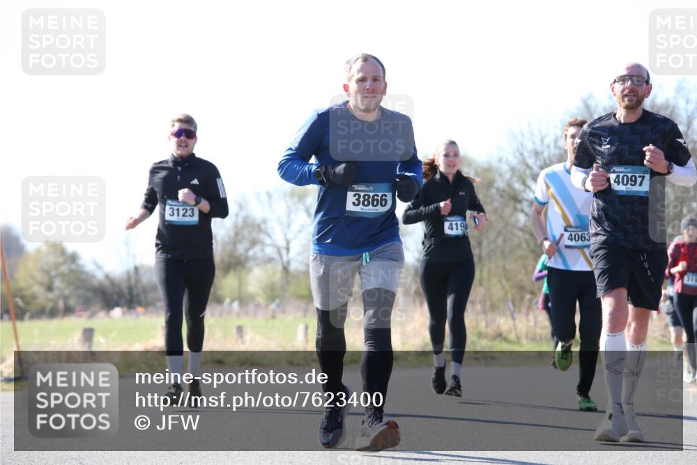 06.04.2025 - 44. Internationalen Wilhelmsburger Insellauf Jannik Wohlers http://msf.ph/oto/7623400 06.04.2025 10:28:05 Laufen 3123, 3866, 4097, 419, 4063, 316 meine-sportfotos.de