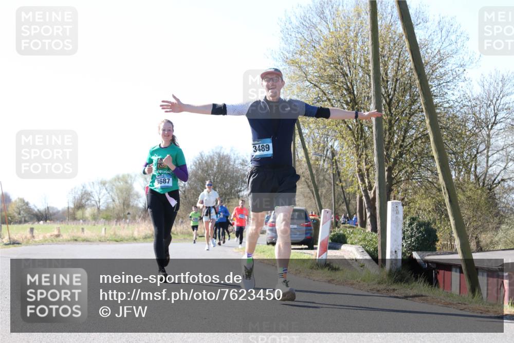 06.04.2025 - 44. Internationalen Wilhelmsburger Insellauf Jannik Wohlers http://msf.ph/oto/7623450 06.04.2025 10:28:15 Laufen 3687, 3489, 4323 meine-sportfotos.de