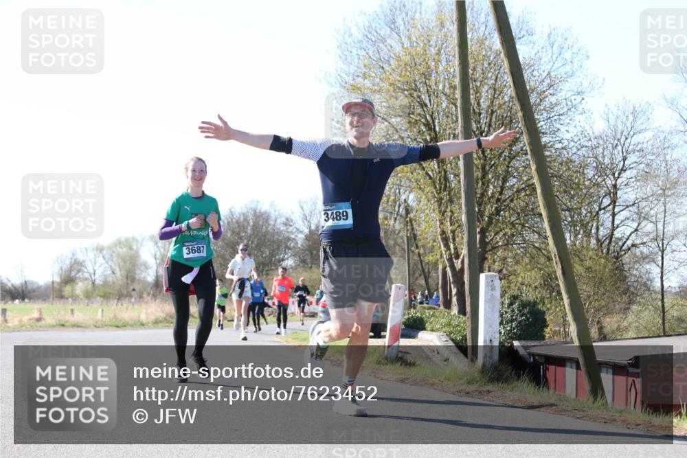 06.04.2025 - 44. Internationalen Wilhelmsburger Insellauf Jannik Wohlers http://msf.ph/oto/7623452 06.04.2025 10:28:15 Laufen 3687, 3489 meine-sportfotos.de