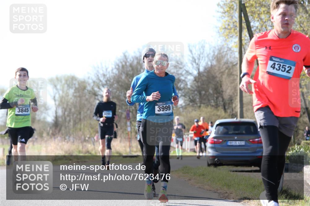 06.04.2025 - 44. Internationalen Wilhelmsburger Insellauf Jannik Wohlers http://msf.ph/oto/7623476 06.04.2025 10:28:24 Laufen 3845, 3999, 4352 meine-sportfotos.de