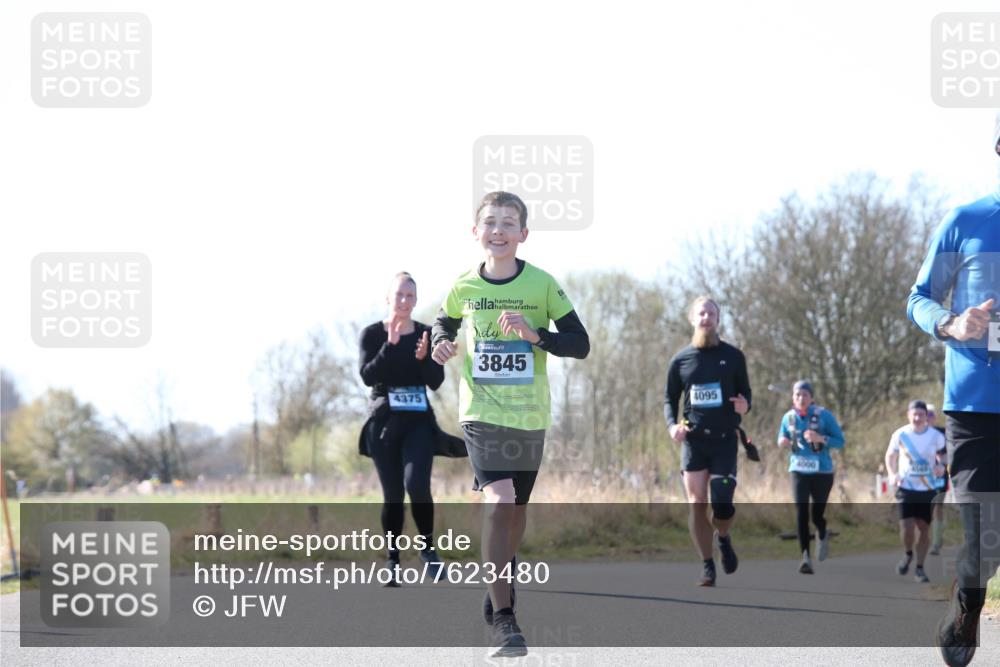 06.04.2025 - 44. Internationalen Wilhelmsburger Insellauf Jannik Wohlers http://msf.ph/oto/7623480 06.04.2025 10:28:25 Laufen 4375, 3845, 4095, 4000 meine-sportfotos.de