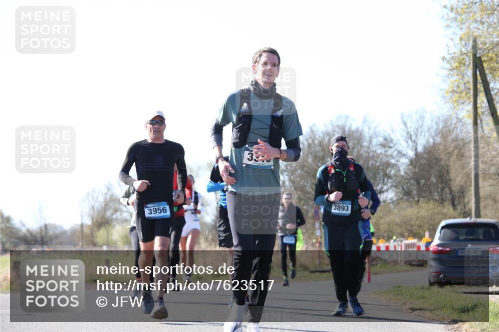 06.04.2025 - 44. Internationalen Wilhelmsburger Insellauf Jannik Wohlers http://msf.ph/oto/7623517 06.04.2025 10:28:48 Laufen 3956, 33, 4340, 3893, 31, 4323 meine-sportfotos.de