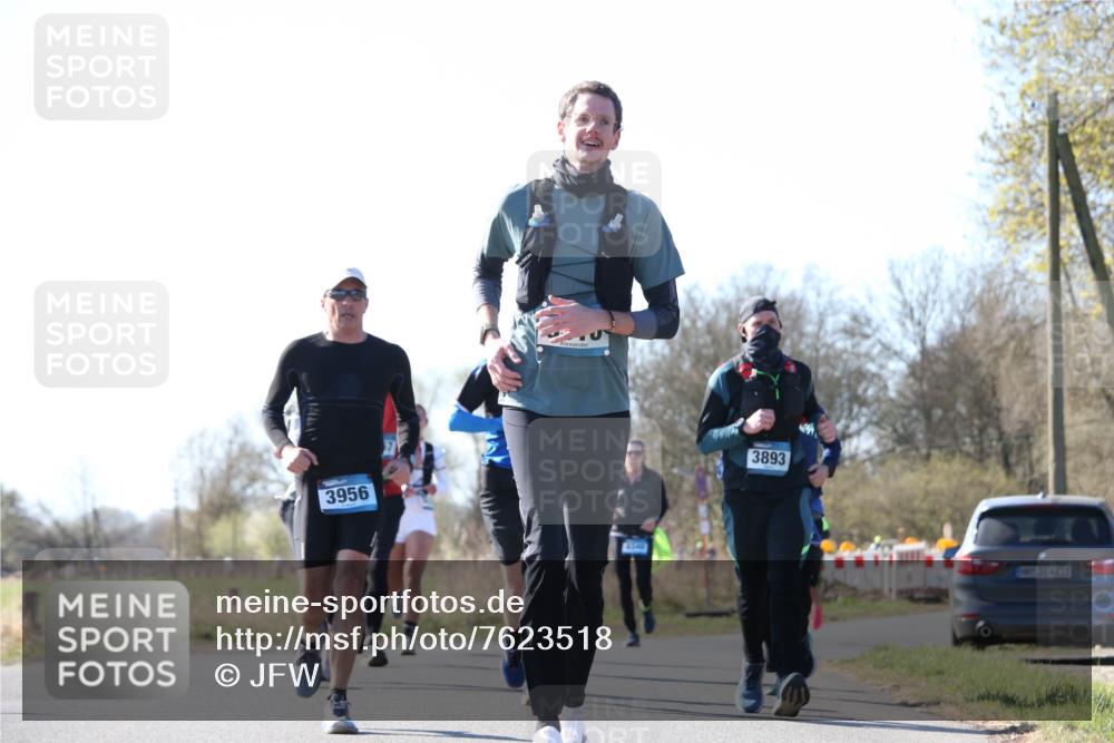 06.04.2025 - 44. Internationalen Wilhelmsburger Insellauf Jannik Wohlers http://msf.ph/oto/7623518 06.04.2025 10:28:48 Laufen 3956, 3893, 31, 4323 meine-sportfotos.de